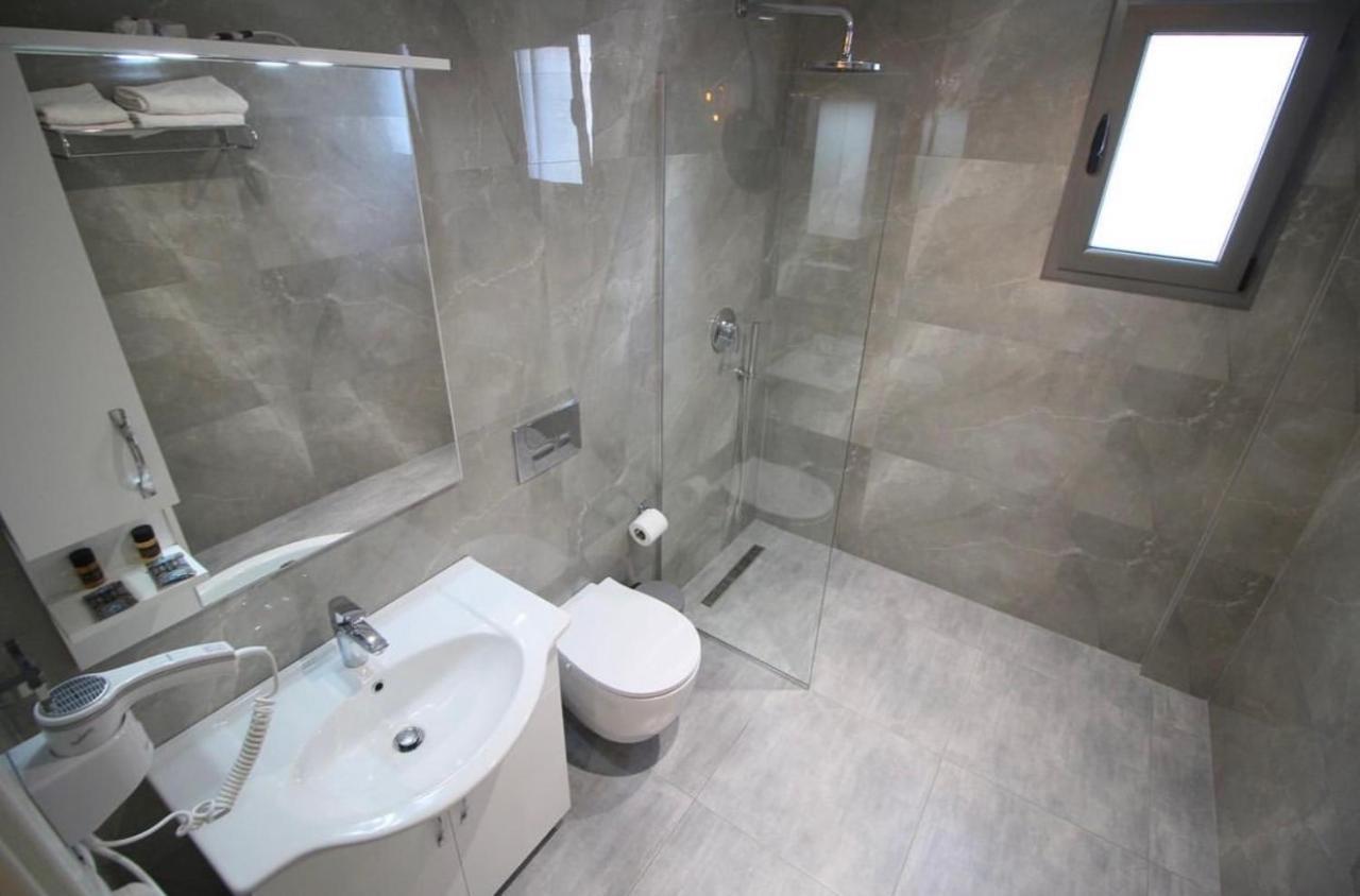 Hotel Lidi Sarande Ngoại thất bức ảnh